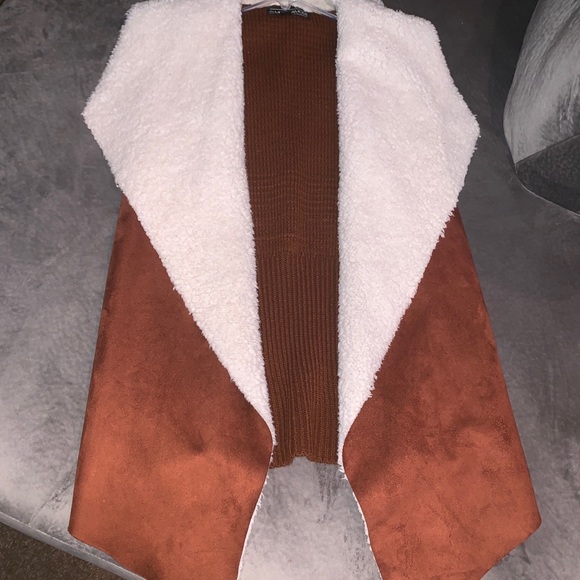 Woman’s vest - Picture 1 of 2